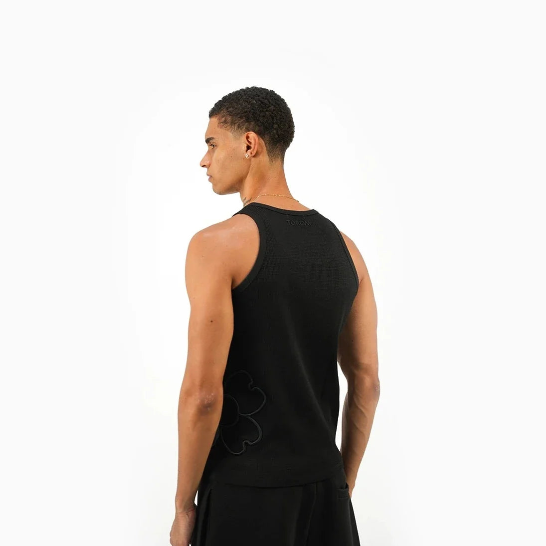 TOROM - Essential Black Clover Tank Top
